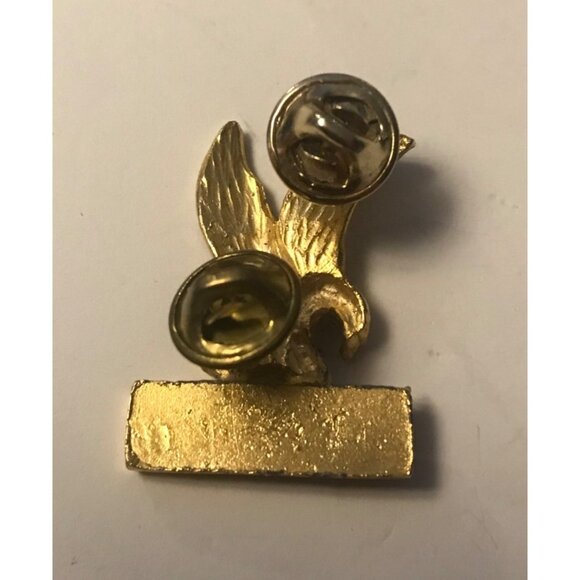 Kawasaki Eagle Lapel Pin Gold Tone Red Enamel Badge 1" Vintage Dual Pin Back - Picture 3 of 6